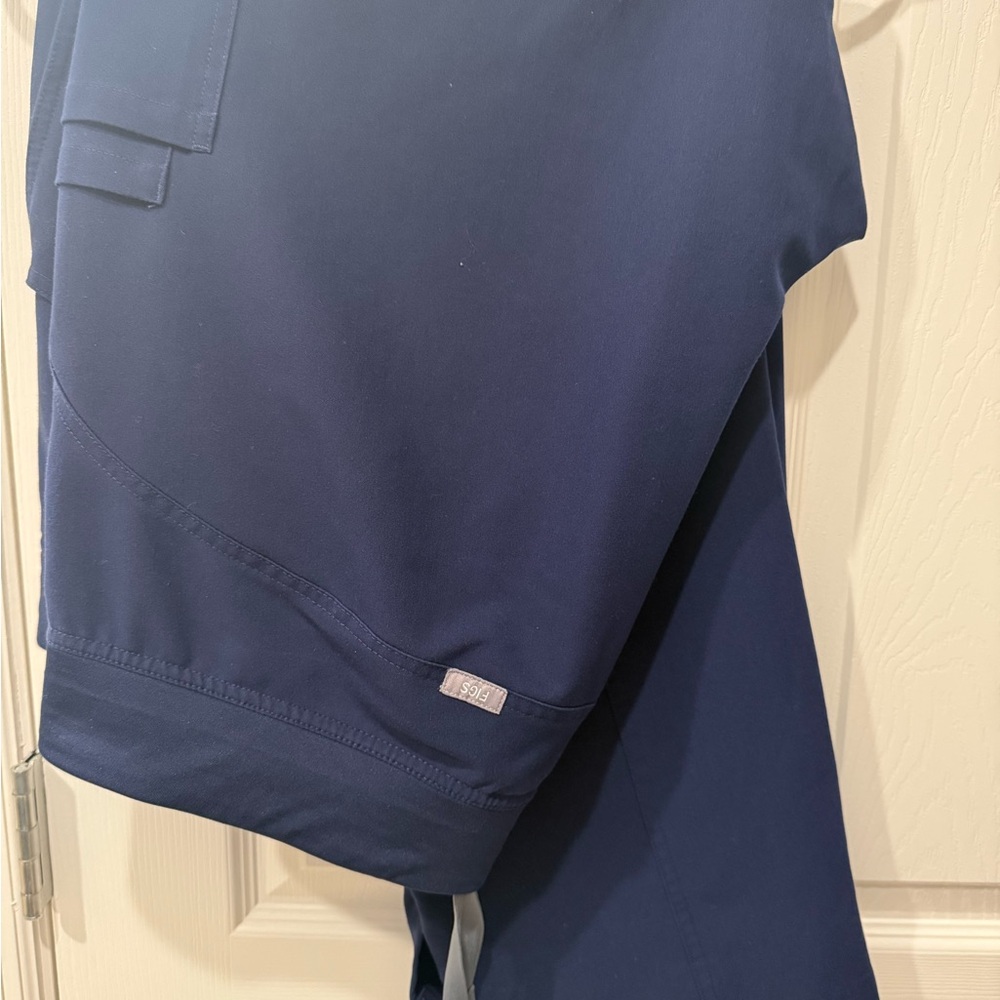 FIGS Navy Kade Cargo Scrub Pant